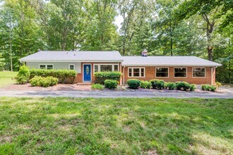 Building Photo - Beautiful One Level Home in Bon Air for rent!!