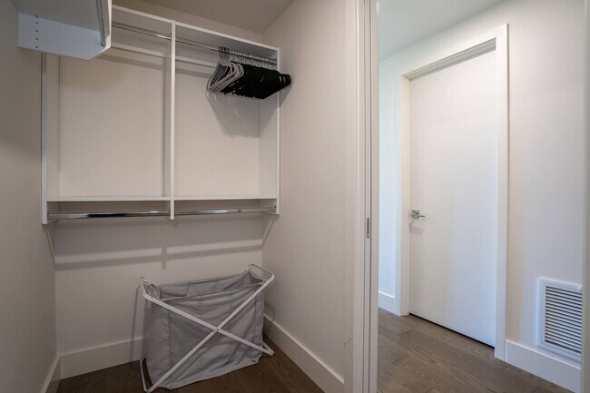 Building Photo - Modern 3 Bedroom, 3 Bathroom Furnished Condo at Makalii in Wailea