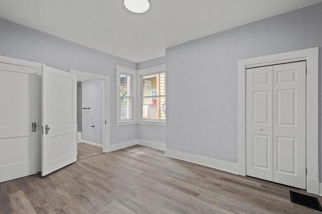 Building Photo - 138 Linnview Ave