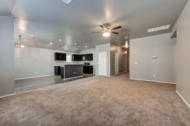 Building Photo - Gorgeous 4 Bed 2 Bath Home in Heart Of Mustang!!