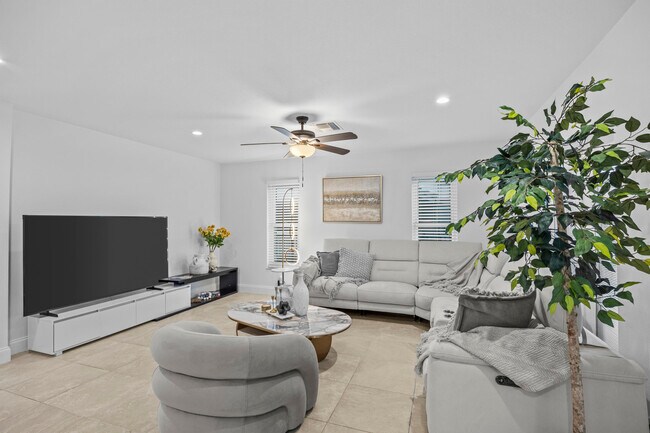 Building Photo - 2400 Seaford Dr