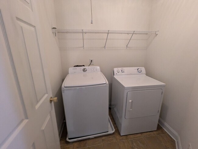 Building Photo - CABARRUS COUNTY-HIGHLAND CREEK 4 BEDROOM/2.5 BATH