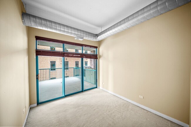 Building Photo - 910 W Madison St