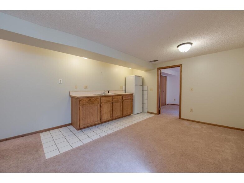 Building Photo - 1674 St Clair Ave