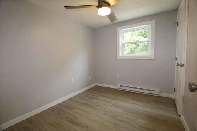 Building Photo - 1232 E Henry Clay Ave