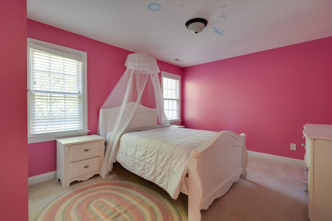 Building Photo - 117 Buckhurst Dr