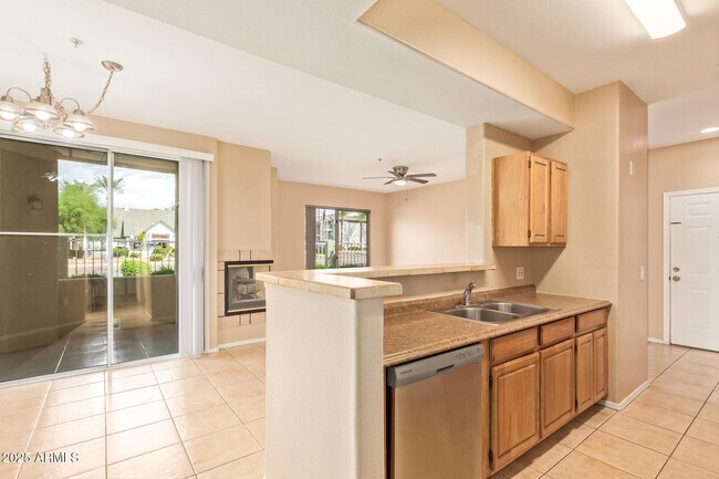 Building Photo - 2929 W Yorkshire Dr