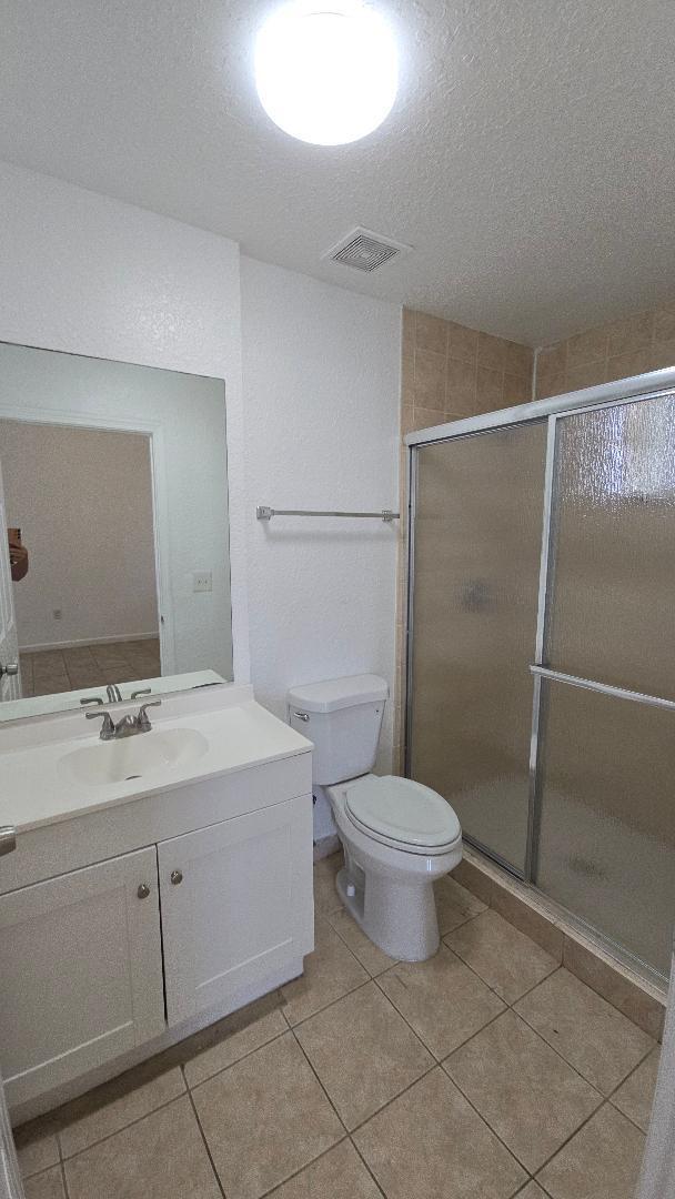 Building Photo - 2801 Riverside Dr
