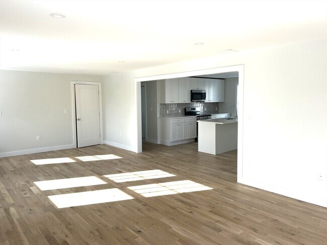 Building Photo - 42 Prospect St