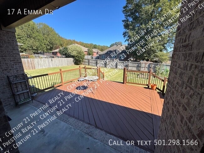 Building Photo - 17 Emma Dr