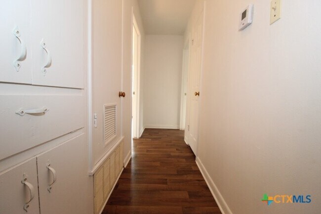 Building Photo - 502 S 9th St