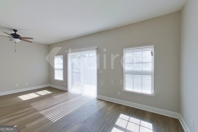 Building Photo - 106 Regis Way