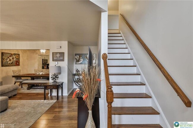 Building Photo - 204 Ridings Cir