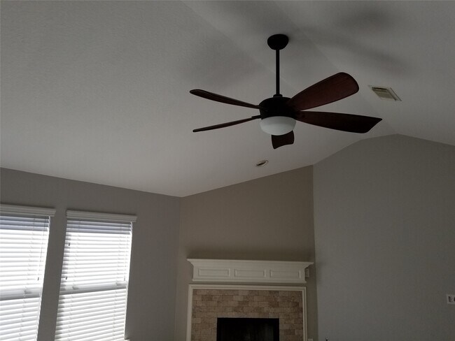 Building Photo - 19818 Sternwood Manor Dr