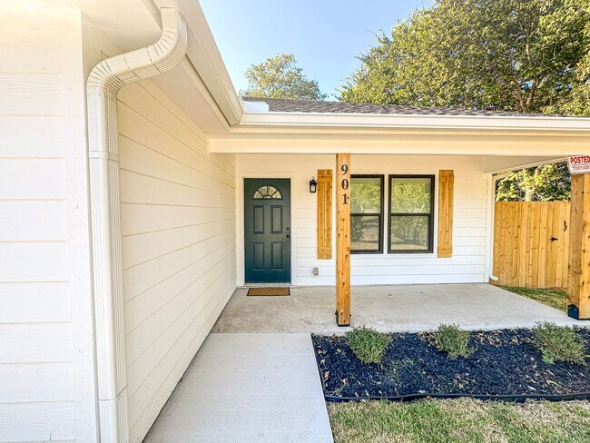 Building Photo - *NEW CONSTRUCTION* 3-Bedroom 2-Bathroom House Near Baylor!