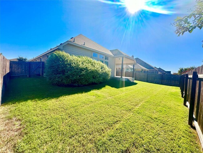 Building Photo - 1017 Hillrose Dr