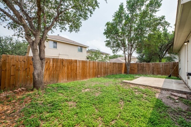 Building Photo - BEAUTIFUL 3-BEDROOM HOME NEAR LACKLAND AFB