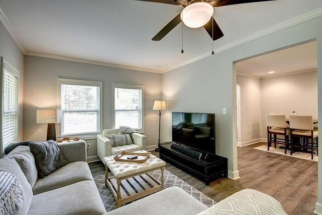Building Photo - House 3 bed, 2 bath