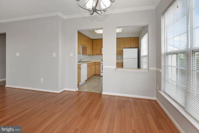 Building Photo - 2480 Angeline Dr