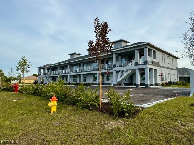 Building Photo - 746 SW 8th Terrace