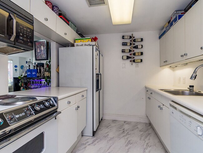 Building Photo - 75 Cambridge Pky