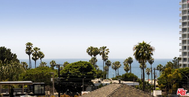 Building Photo - 2817 3rd St