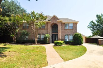 Building Photo - AVAILABLE NOW! Prestigious 5-3.5-3 w POOL ...