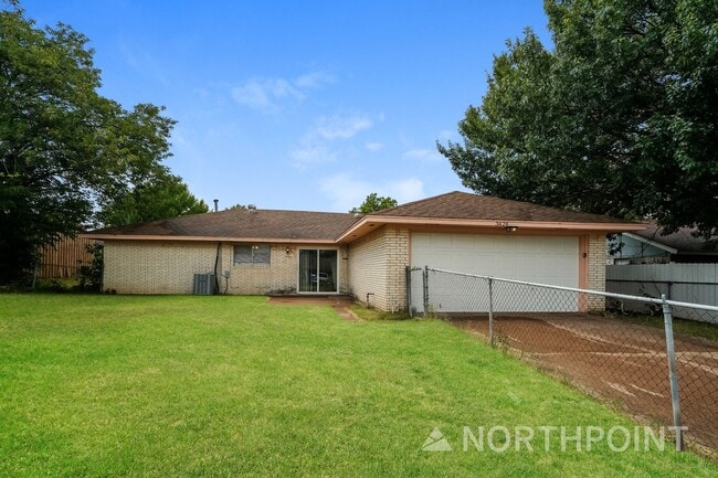 Building Photo - 3 BR/2BA | Newly Renovated Single Family Home | Large utility Room | In Dallas!