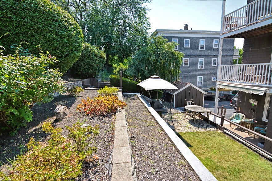 Building Photo - 17 Malvern Ave