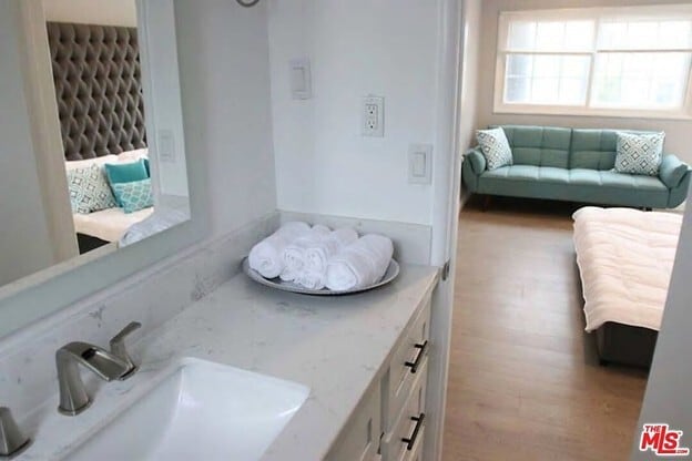 Building Photo - 8719 Yorktown Ave