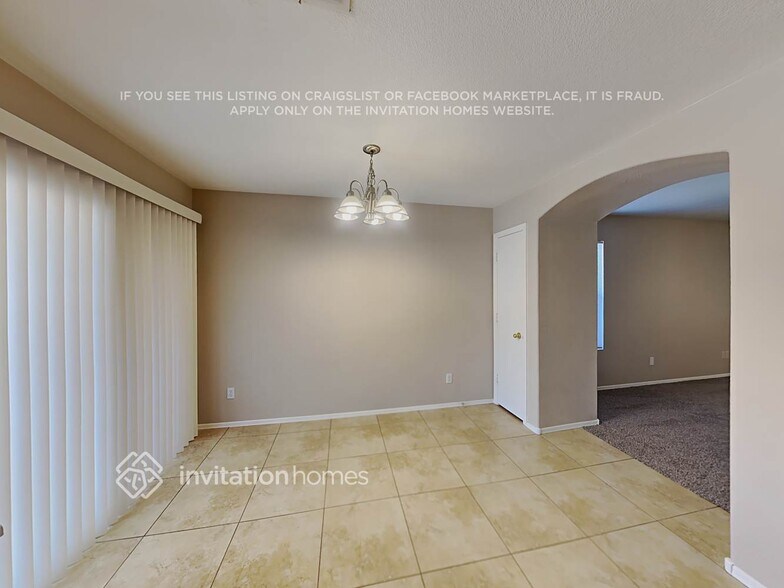 Building Photo - 15440 W Gelding Dr