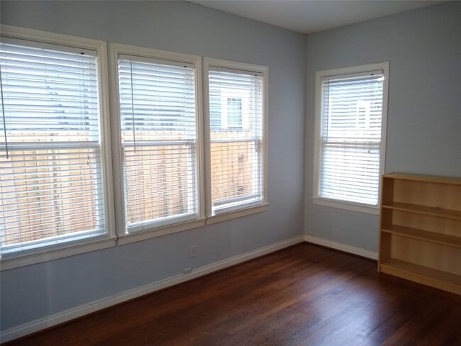 Building Photo - 1722 Haver St