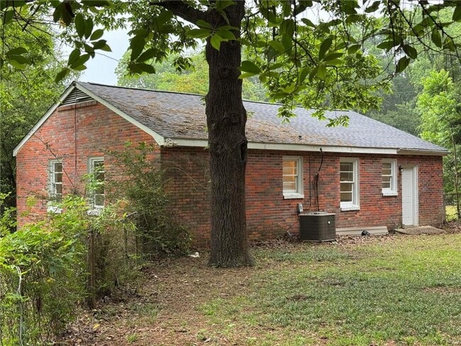 Building Photo - 4670 Rosewood Dr