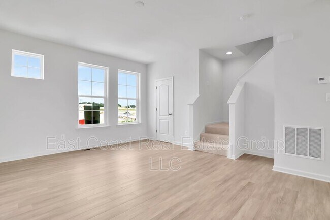 Building Photo - 153 Charterhouse St