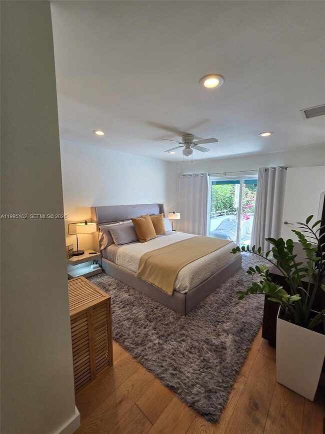 Building Photo - 2848 SW 22nd Ave