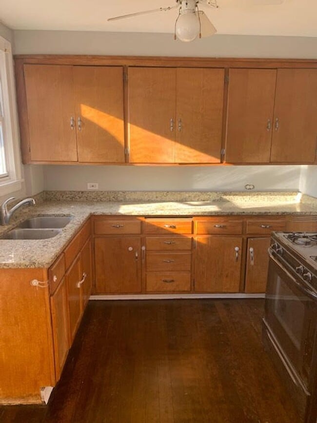 Building Photo - 62 Pulaski