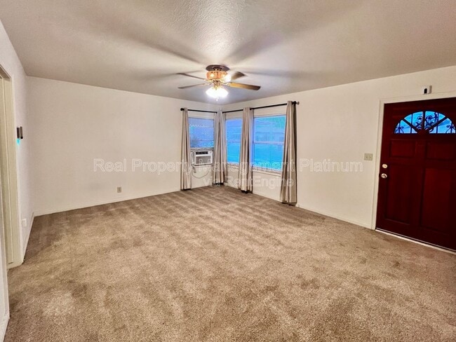 Building Photo - 1132 W Saginaw Way