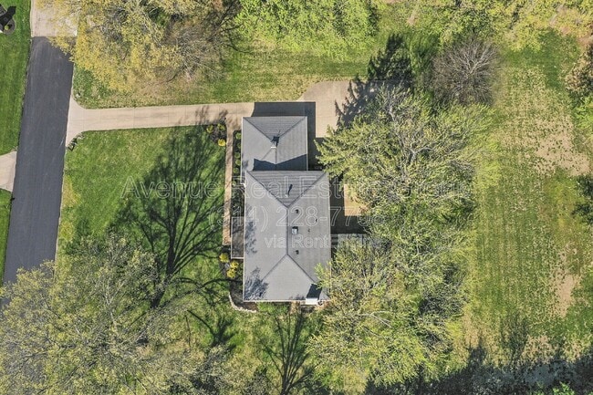 Building Photo - 15997 Trowbridge Rd