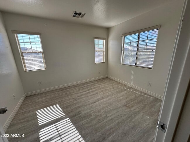 Building Photo - 4734 E Olney Ave