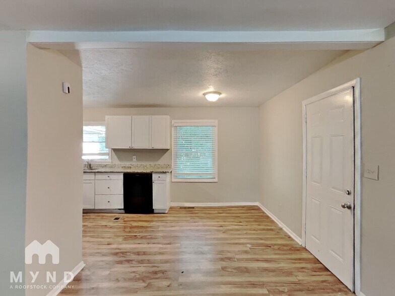 Building Photo - 502 Fairlane Cir NW