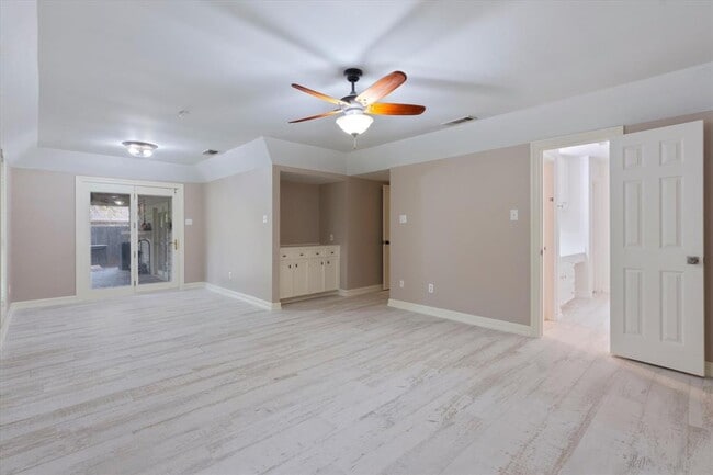 Building Photo - 109 White Sands Dr
