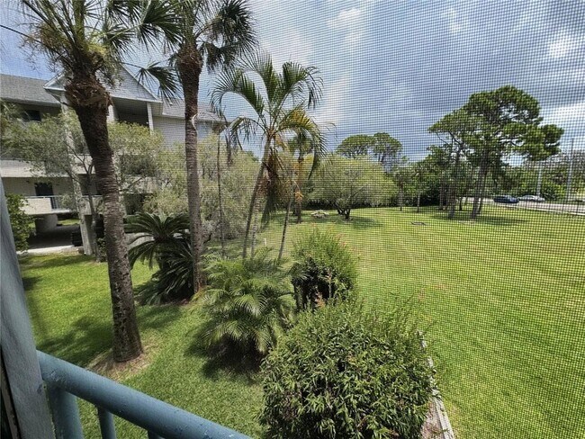 Building Photo - 5557 Sea Forest Dr