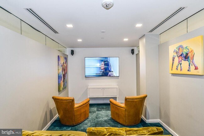 Building Photo - 8370 Greensboro Dr