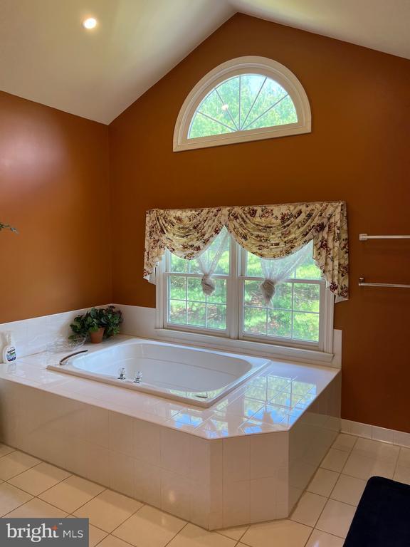 Building Photo - 3911 Arbor Crest Way