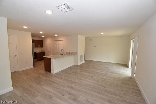 Building Photo - 1791 Pierpoint St