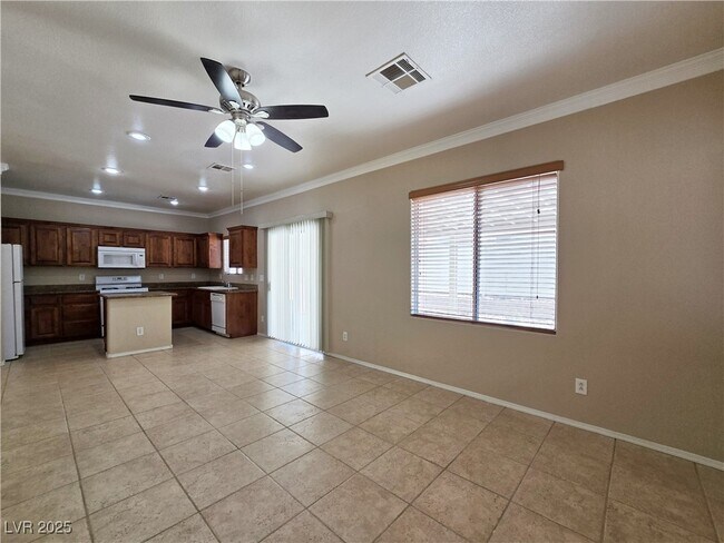 Building Photo - 5431 W Hasley Canyon Ave