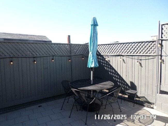 Building Photo - 2 bedroom and 1 bath ADU