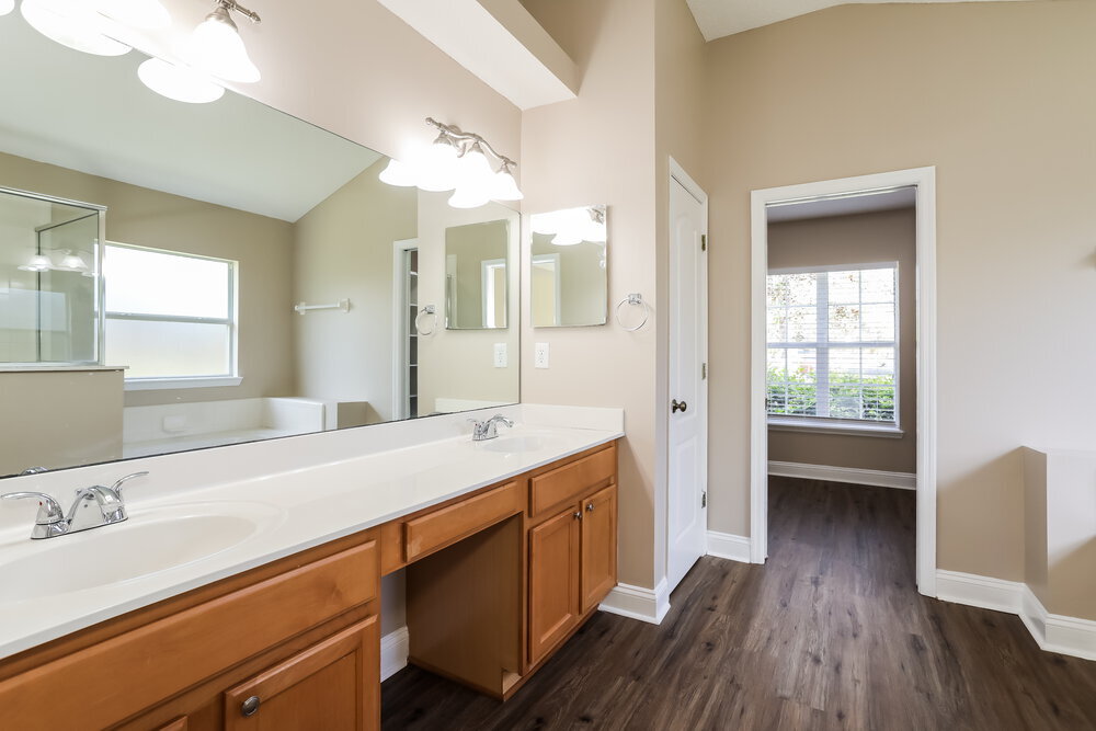 Building Photo - 2620 S Waterleaf Dr
