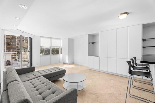 Building Photo - 1901 Brickell Ave