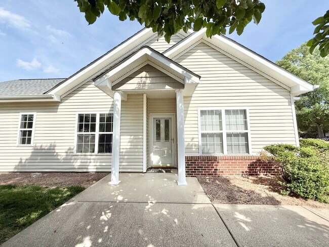 Building Photo - **OFFERING RENT PROMOTION FOR FIRST 6 MONTHS** Newly Remodeled 2BD, 2BA Corner Lot Raleigh Townho...